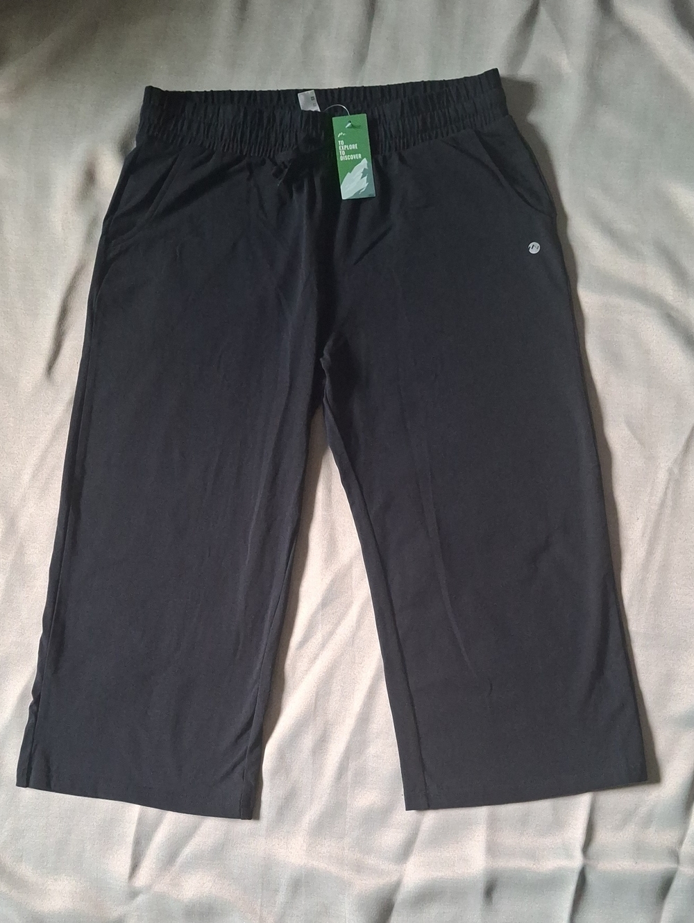 NWT WILLIT Black Cotton Crop Pants L Wide Leg Capri NWT Gorpcore